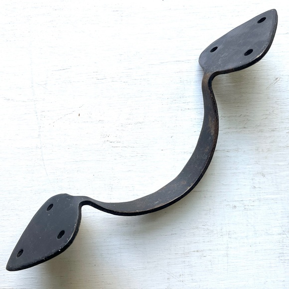 Vintage Wrought Iron Hand Forged Curved Spade Hammered Door Pull Handle Cabin - Picture 9 of 12